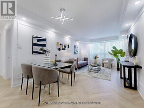 11 Townsgate Dr in Toronto, ON - Building Photo - Building Photo