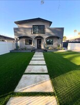 13935 Valerio St in Los Angeles, CA - Building Photo