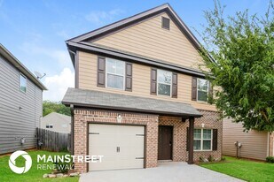 5907 Grande River Rd in Atlanta, GA - Building Photo