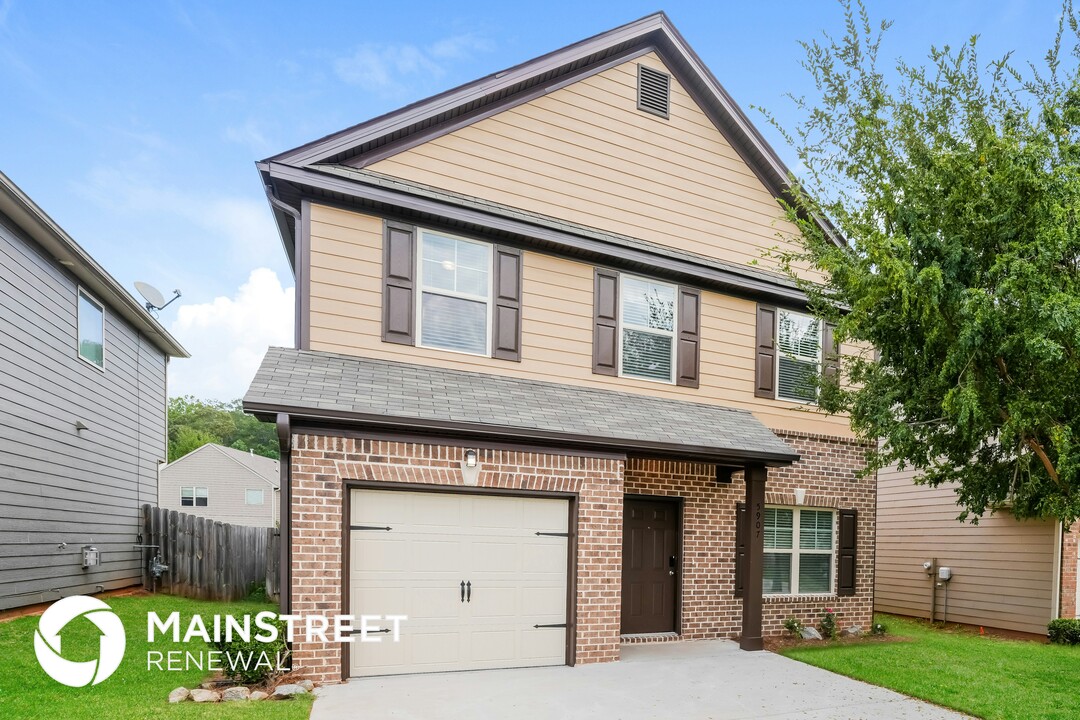 5907 Grande River Rd in Atlanta, GA - Building Photo
