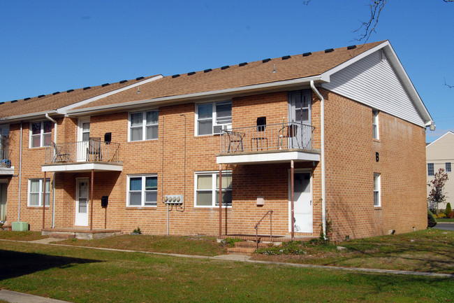 Ocean Heights Manor in Somers Point, NJ - Foto de edificio - Building Photo