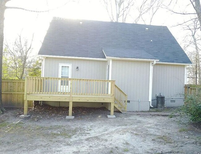 1349 Brookwood Dr in Winston-Salem, NC - Building Photo - Building Photo