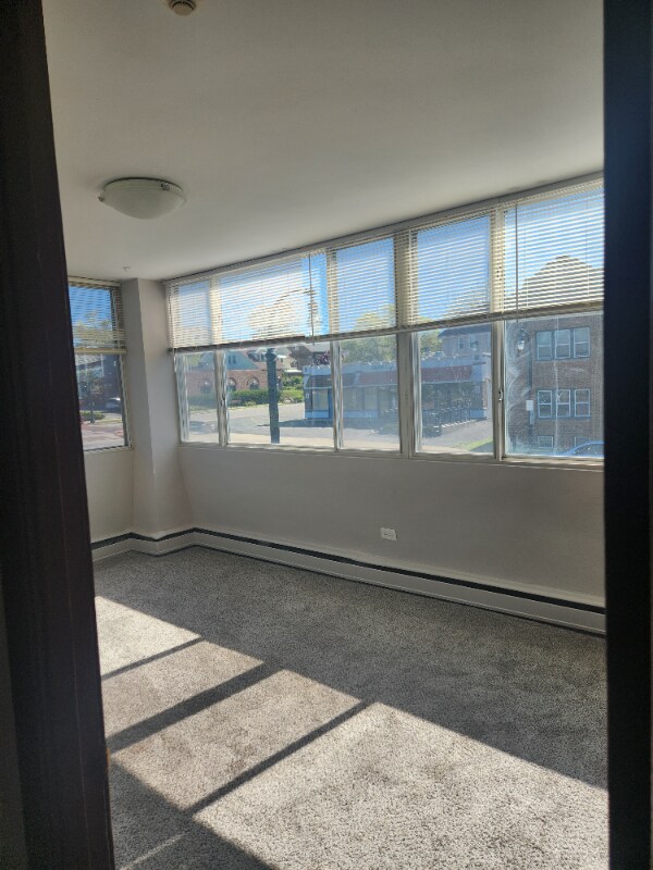 3575 N Oakland Ave in Shorewood, WI - Building Photo - Building Photo