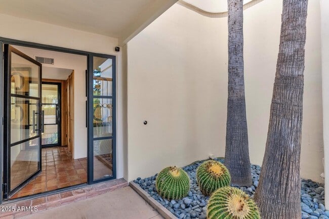 9447 E Calle De Valle Dr in Scottsdale, AZ - Building Photo - Building Photo