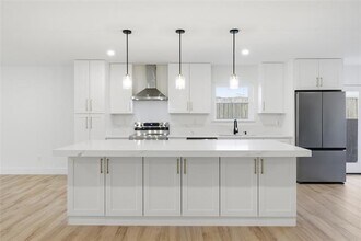 7076 Briarmeadow Dr in Dallas, TX - Building Photo - Building Photo