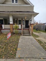 2032 W 98th St in Cleveland, OH - Building Photo