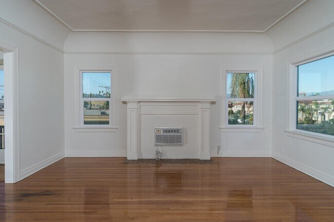 property at 241 S New Hampshire Ave