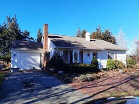 21 Anderson Dr in Marshfield, MA - Building Photo