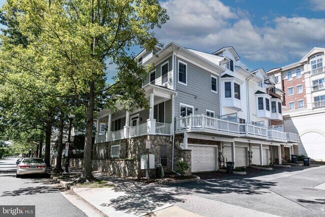 1310 N Danville St in Arlington, VA - Building Photo - Building Photo