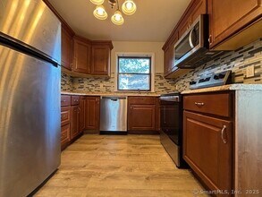6 Roscoe St in Norwalk, CT - Building Photo - Building Photo
