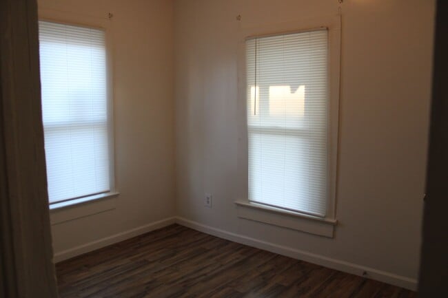 94 E French Broad St in Brevard, NC - Building Photo - Building Photo
