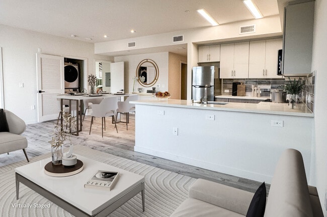 Legacy Tamarind in Los Angeles, CA - Foto de edificio - Building Photo