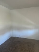 24667 Lambrecht Ave in Eastpointe, MI - Building Photo - Building Photo