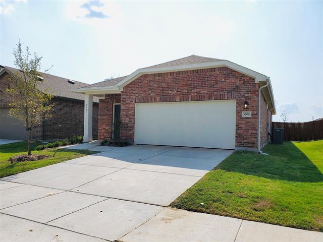 1608 Washington St in Princeton, TX - Foto de edificio - Building Photo