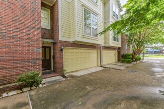 2322 Chenevert St in Houston, TX - Foto de edificio - Building Photo