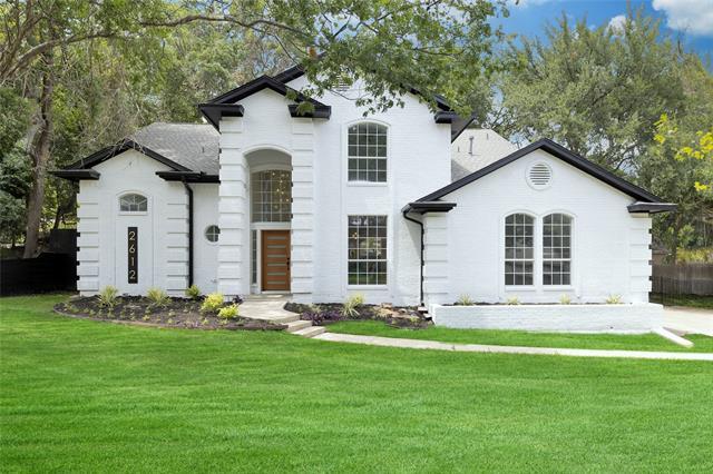 property at 2612 Pin Oak Ln