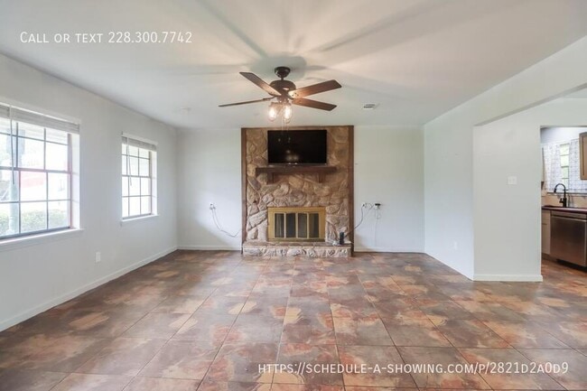 647 Ridge Dr in Biloxi, MS - Building Photo - Building Photo