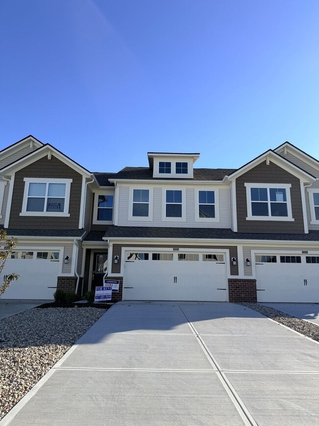 7657 Marin Pkwy in Cumberland, IN - Building Photo - Building Photo