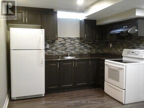 1509 Daniel Creek Rd in Mississauga, ON - Building Photo - Building Photo