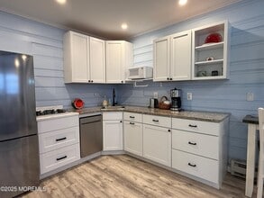124 Inskip Ave in Ocean Grove, NJ - Building Photo - Building Photo
