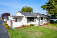 Eagle Estates East Condominium in Gresham, OR - Foto de edificio - Primary Photo