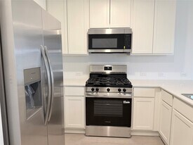 447 Southern Magnolia Wy in Magnolia, TX - Building Photo