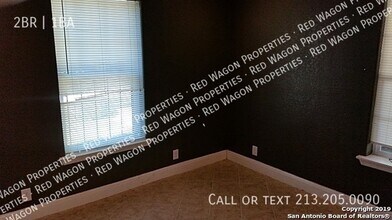 236 E Dullnig Ct in San Antonio, TX - Building Photo - Building Photo