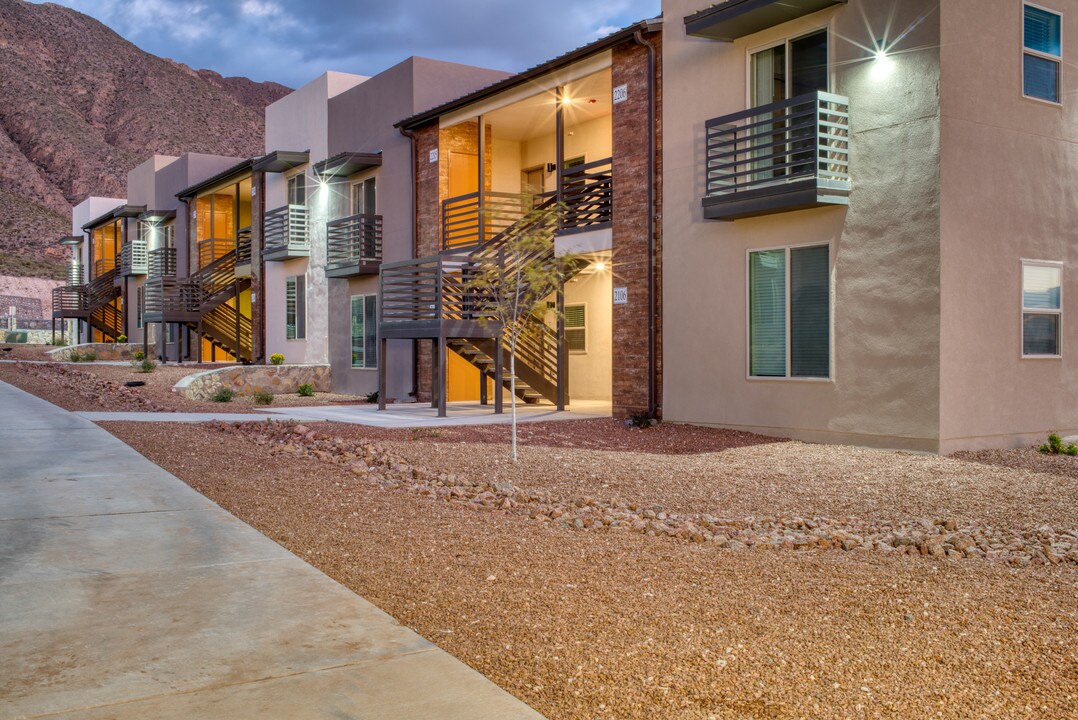 Sanctuary At Shasta- Luxury Apartments in El Paso, TX - Foto de edificio