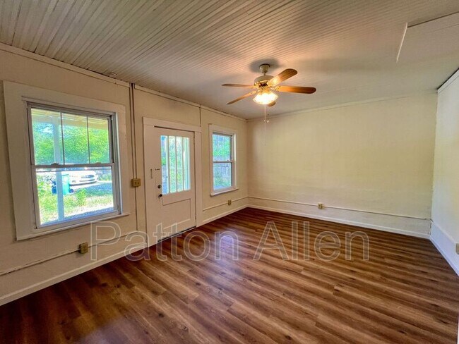 310 Old County Home Rd in Asheville, NC - Building Photo - Building Photo