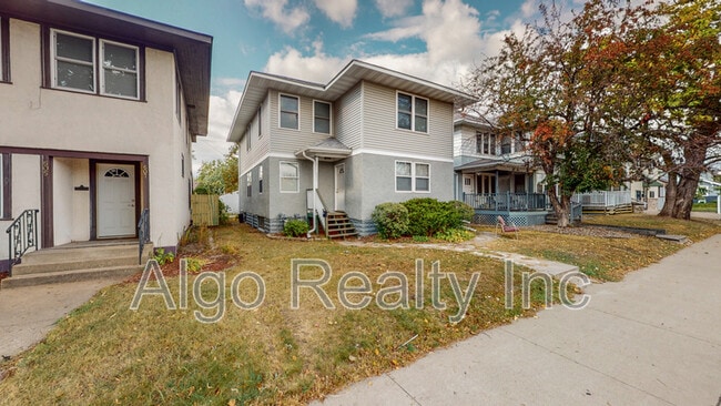 property at 609 Snelling Ave N