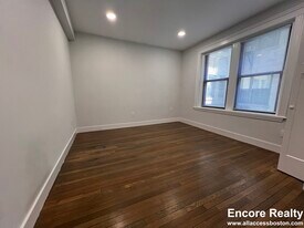 11 Peterborough St, Unit 8 in Boston, MA - Building Photo