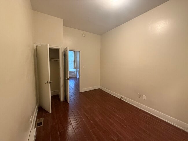 1819 W Oxford St, Unit 1 in Philadelphia, PA - Building Photo - Building Photo