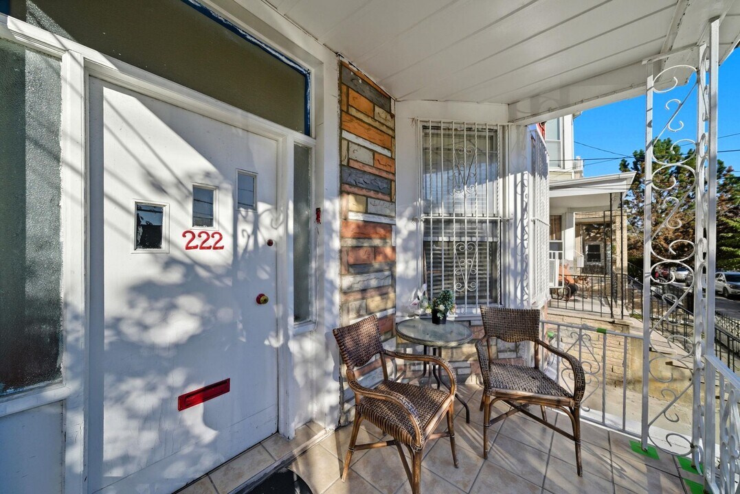 222 47th St in Union City, NJ - Building Photo