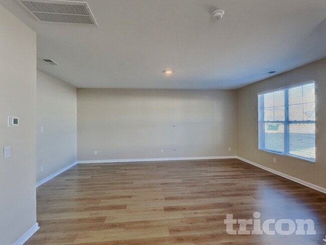 1507 Ashgrove Pl in Lebanon, TN - Foto de edificio - Building Photo