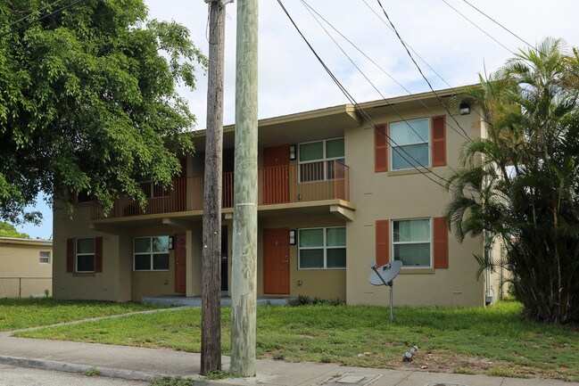 545 21st St in West Palm Beach, FL - Foto de edificio - Building Photo