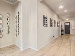 3912 W Summerside Rd in Phoenix, AZ - Foto de edificio - Building Photo