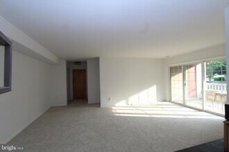 101 Claridge Ct in Princeton, NJ - Building Photo - Building Photo