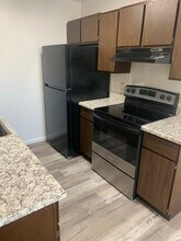 150 E Back St in Hecker, IL - Foto de edificio - Building Photo