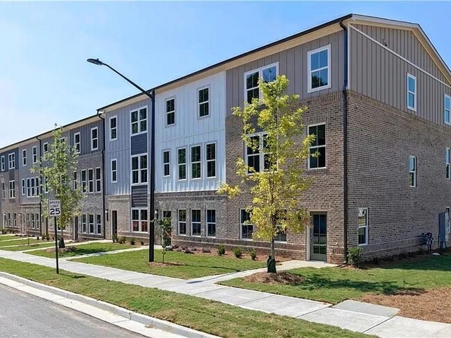 504 Hardy Dr in Acworth, GA - Building Photo - Building Photo