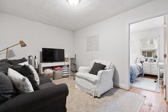 442 W Fourth St in Boston, MA - Building Photo - Building Photo