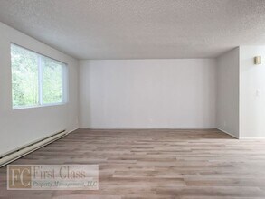 47 Eagle Crest Dr in Lake Oswego, OR - Building Photo - Building Photo
