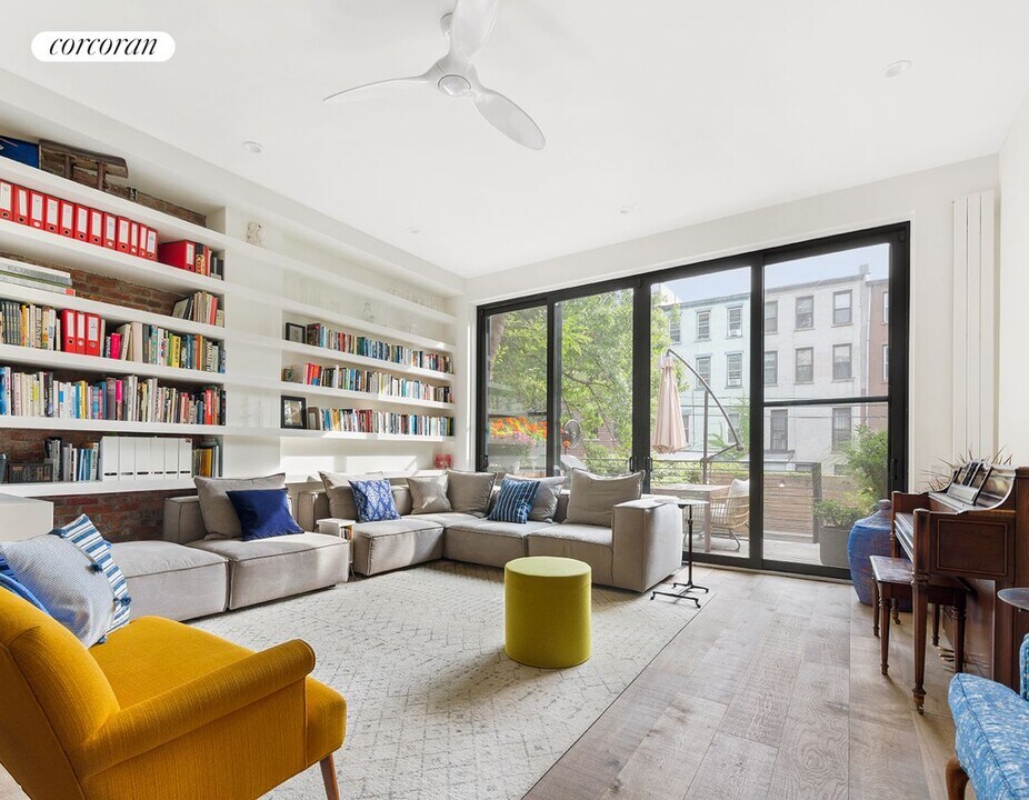 407 Clermont Ave in Brooklyn, NY - Building Photo