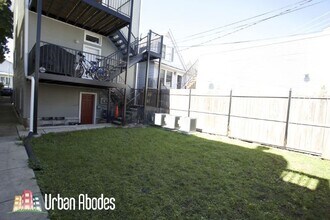 3023 N Oakley Ave, Unit J01P in Chicago, IL - Building Photo - Building Photo