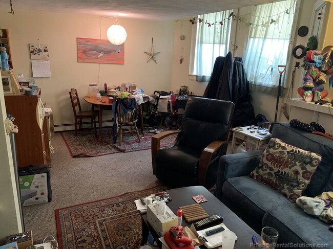 221 Kelton St, Unit 3 in Boston, MA - Building Photo - Building Photo