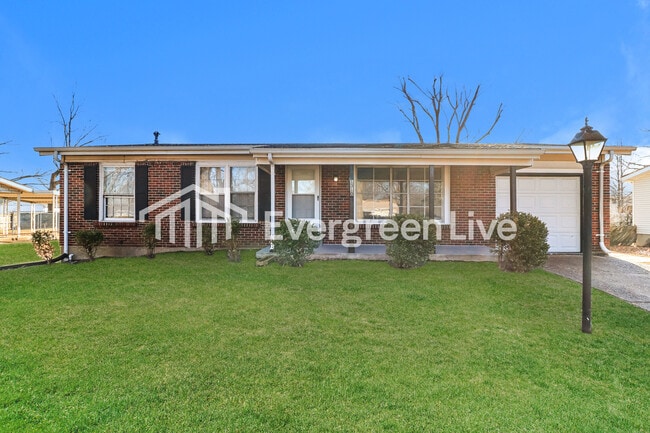 property at 1310 Petite Dr