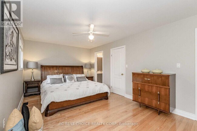 50 Pelham Dr in Hamilton, ON - Building Photo - Building Photo