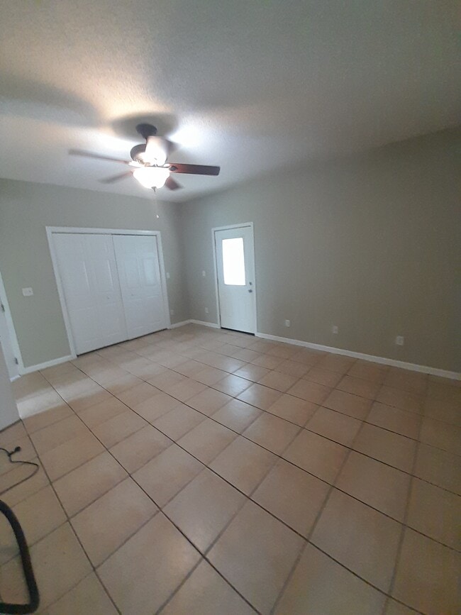 5983 Crabtree Church Rd in Molino, FL - Foto de edificio - Building Photo