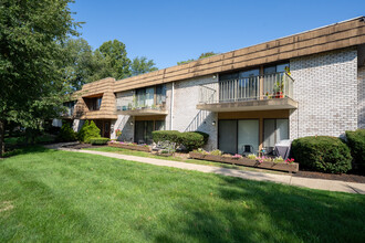 The Heritage at White Pond in Akron, OH - Building Photo - Building Photo
