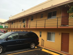 840-858 NW 4th St in Miami, FL - Foto de edificio - Building Photo