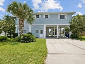 3272 Minnow Creek Dr, Unit 602 in Hernando Beach, FL - Building Photo